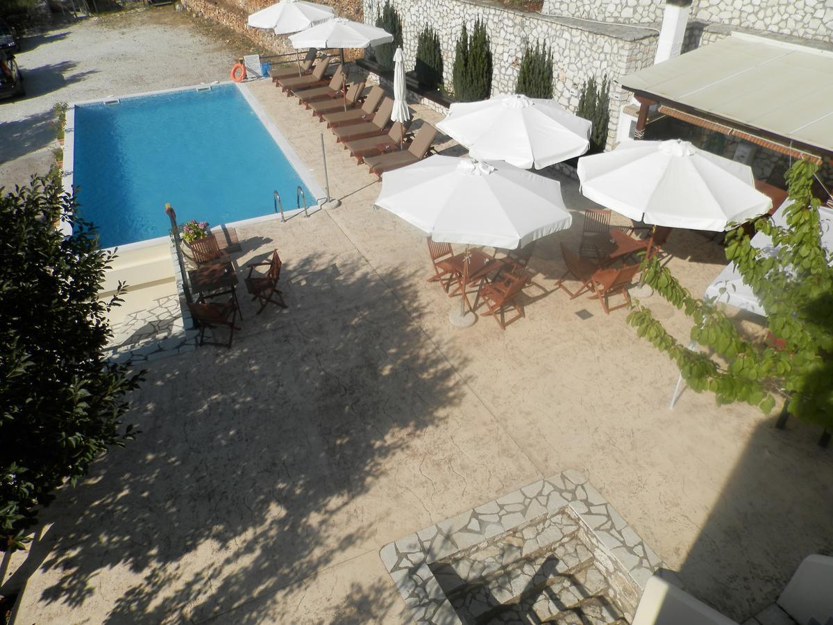 Green Villa Áyios Nikítas Exterior photo