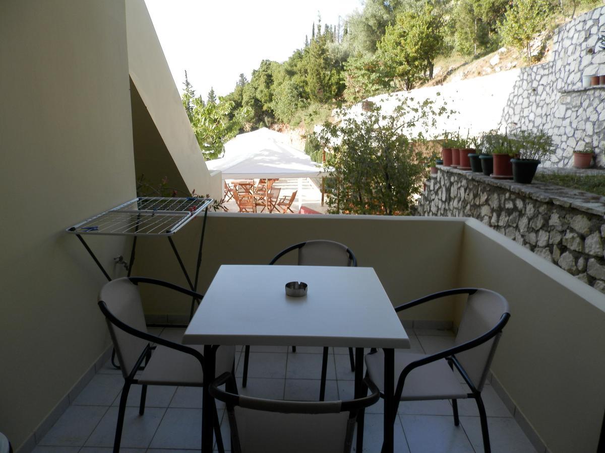 Green Villa Áyios Nikítas Exterior photo