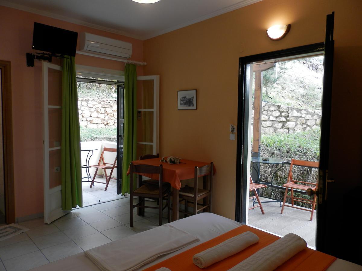 Green Villa Áyios Nikítas Exterior photo